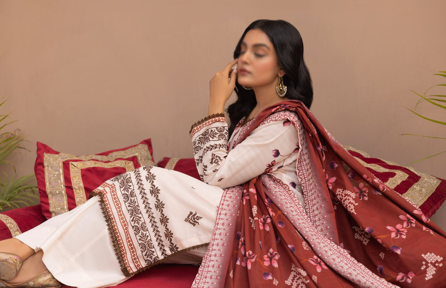 3pc Doriya Embroided Lawn Collection 2025